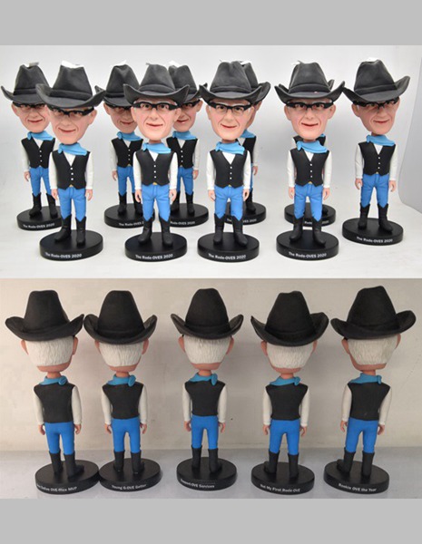 100 bulk order custom bobbleheads with the same face