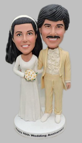 80s style couple bobbleheads anniversary gift
